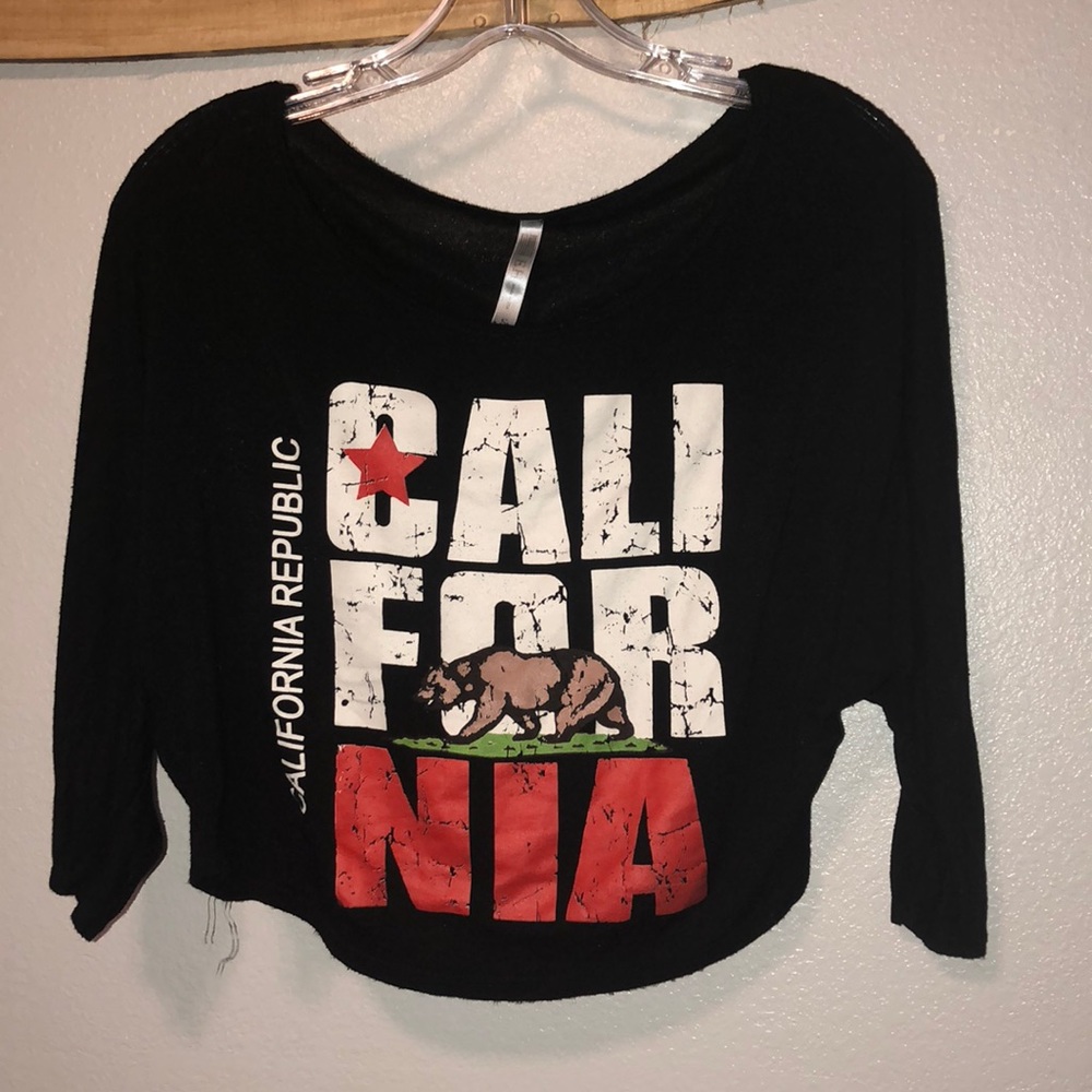California longer sleeved crop top